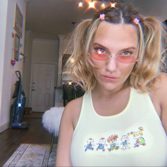 Y2K Pink Sunglasses - Picture 4 of 4